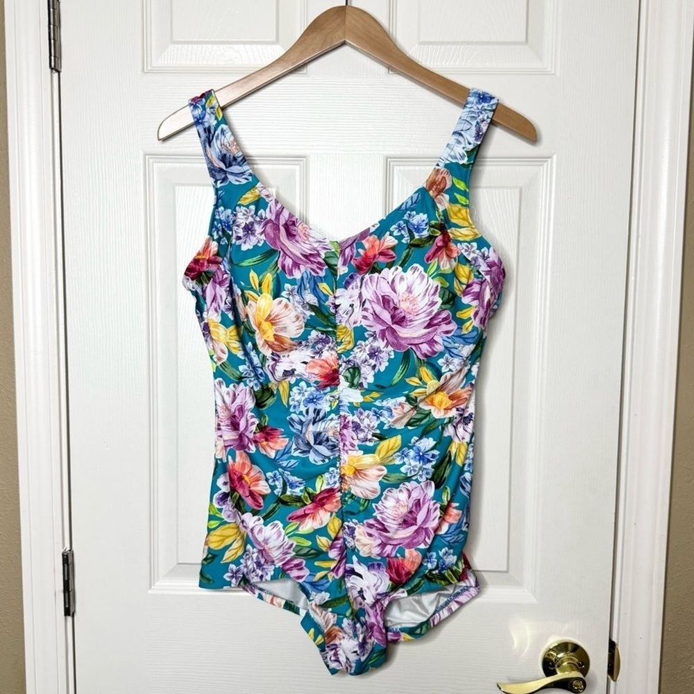 Maxine Of Hollywood Floral Shirred Front Girl Leg One-Piece Swimsuit Size 22W